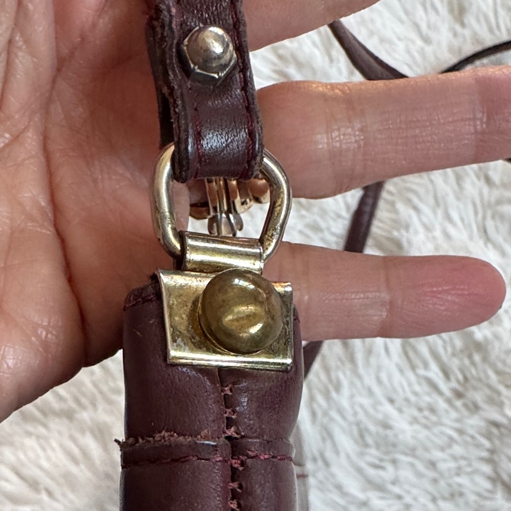 90s Retro Etienne Aigner Shoulder/Crossbody Signature Oxblood Leather Purse - Picture 5 of 15